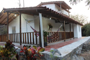 HOSTAL BESHALOM